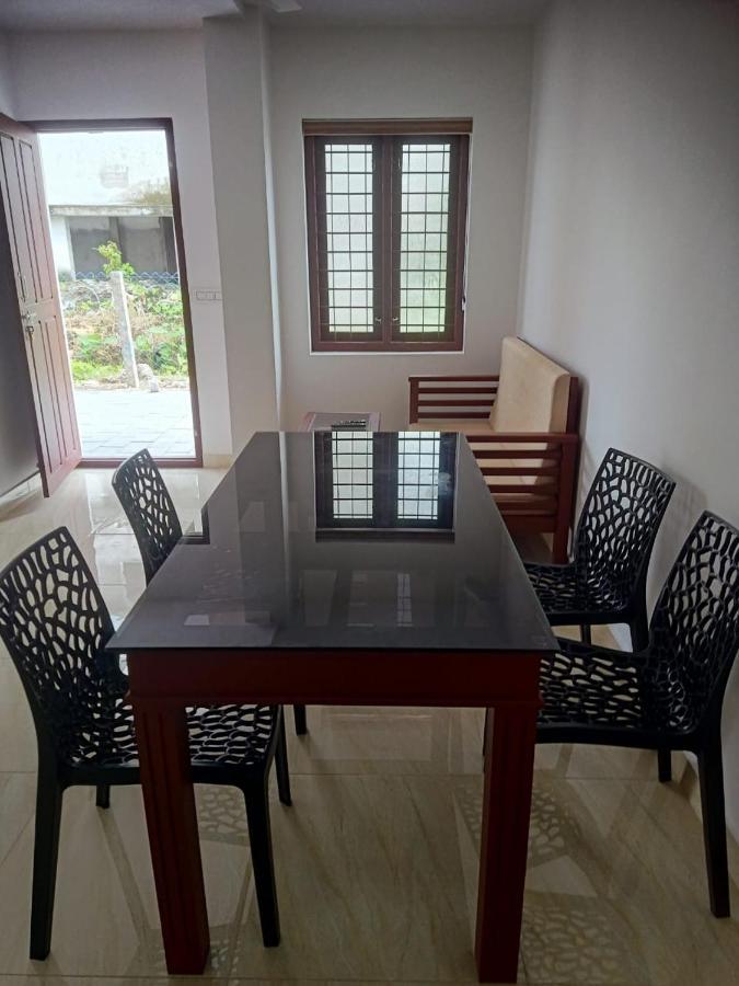 尼杜巴塞莱 Grace Mary Residency酒店 外观 照片