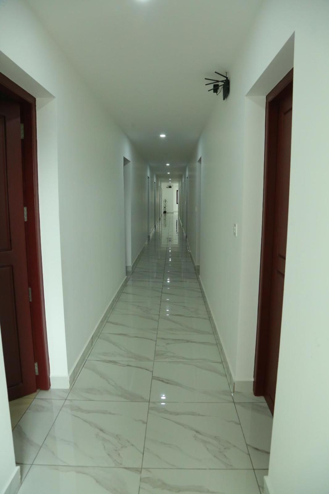 尼杜巴塞莱 Grace Mary Residency酒店 外观 照片